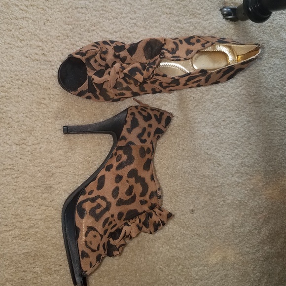 Heels Leopard Print - Picture 3 of 4